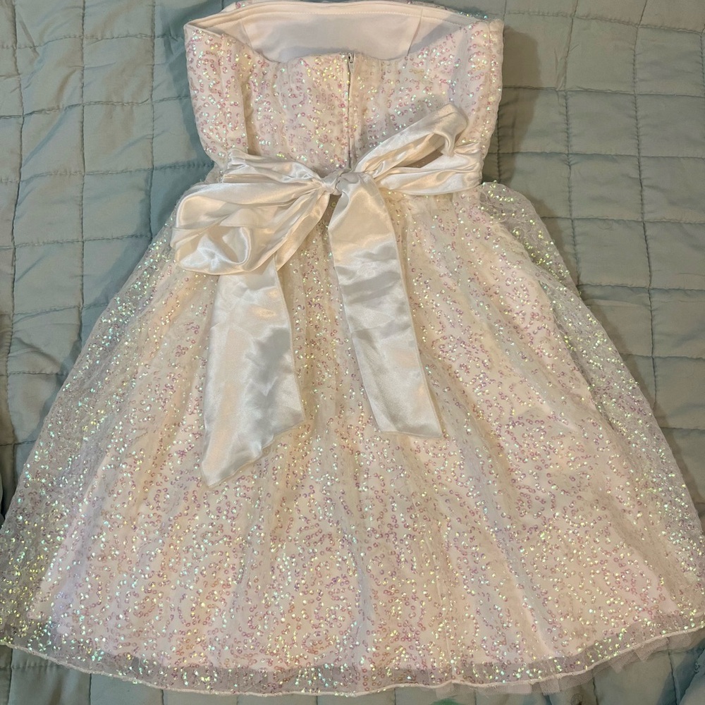 Sparkling White Dress - Picture 2 of 4